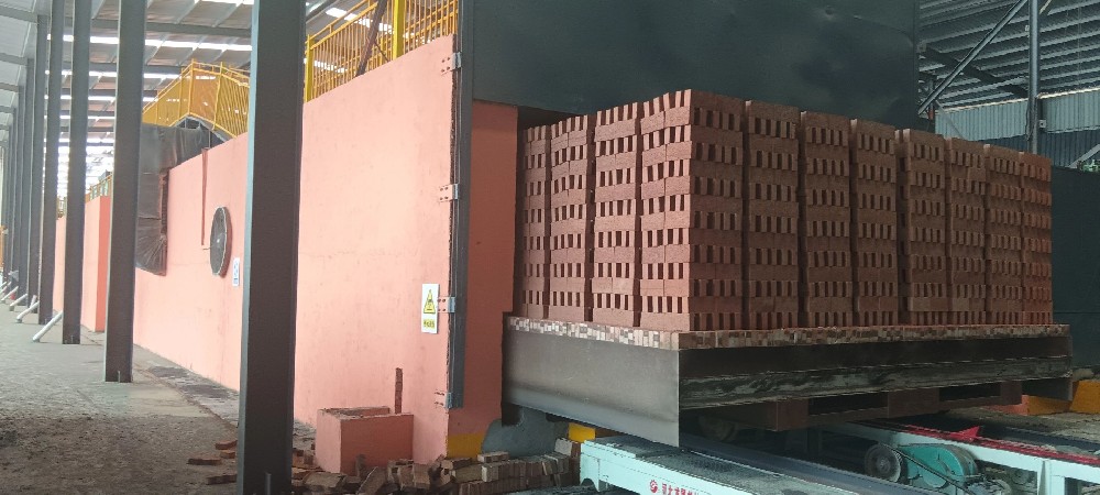 亞新再譜新篇：4.8 米 “一烘一燒” 隧道窯今日成功投產(chǎn)，以細(xì)節(jié)鑄就高效能